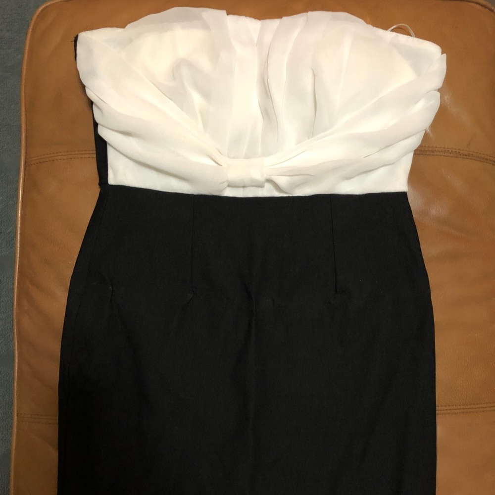 Strapless Cocktail dress. Black and white. Large